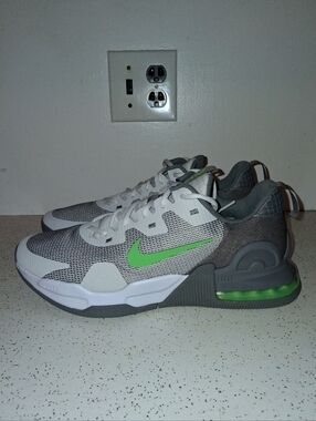 SIZE 11.5M - NIKE AIR MAX ALPHA TRAINER 5, PHANTOM GREEN STRIKE. PRE-OWNED.